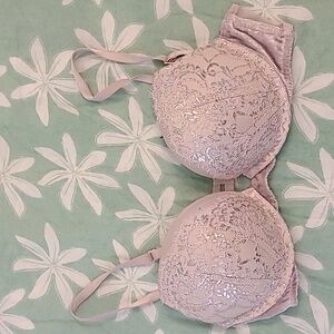 34b VS Bra